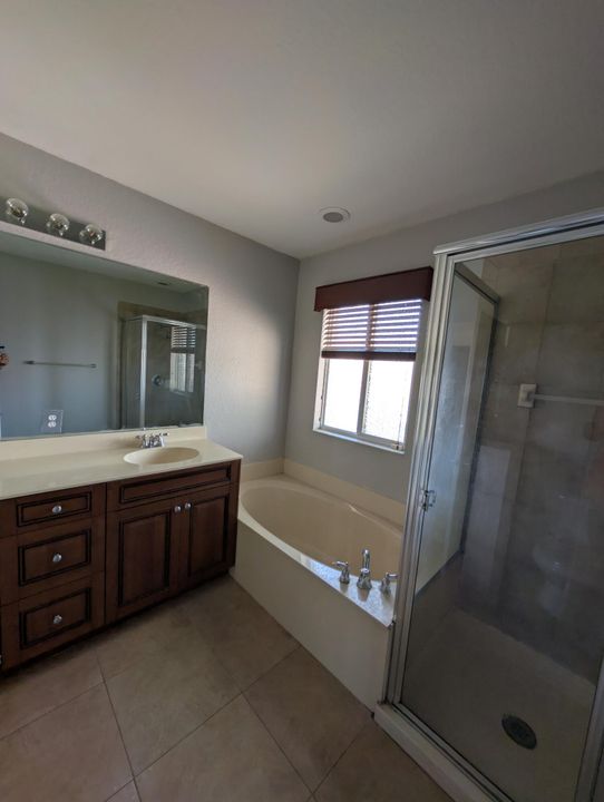 En Venta: $329,000 (3 camas, 2 baños, 1727 Pies cuadrados)