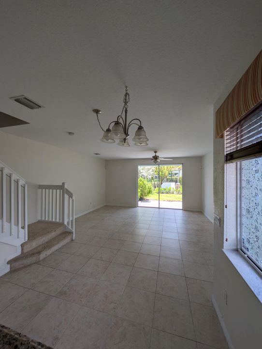 En Venta: $329,000 (3 camas, 2 baños, 1727 Pies cuadrados)