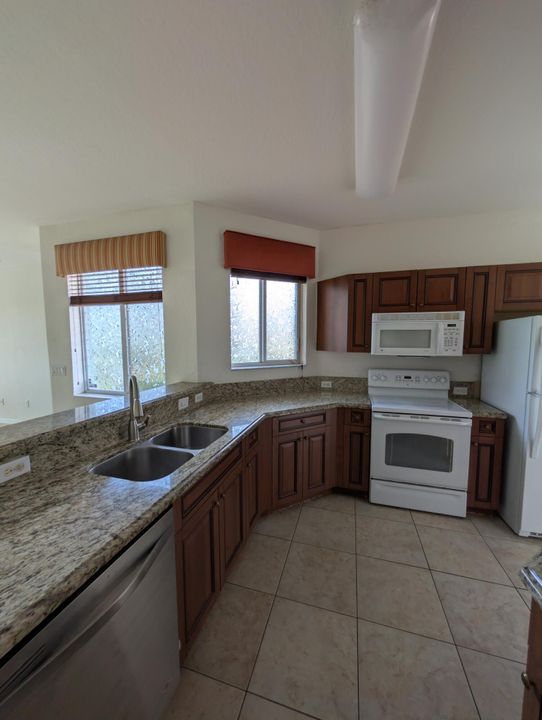 En Venta: $329,000 (3 camas, 2 baños, 1727 Pies cuadrados)