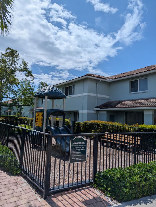 En Venta: $329,000 (3 camas, 2 baños, 1727 Pies cuadrados)