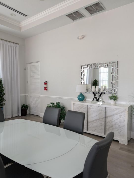 En Venta: $329,000 (3 camas, 2 baños, 1727 Pies cuadrados)