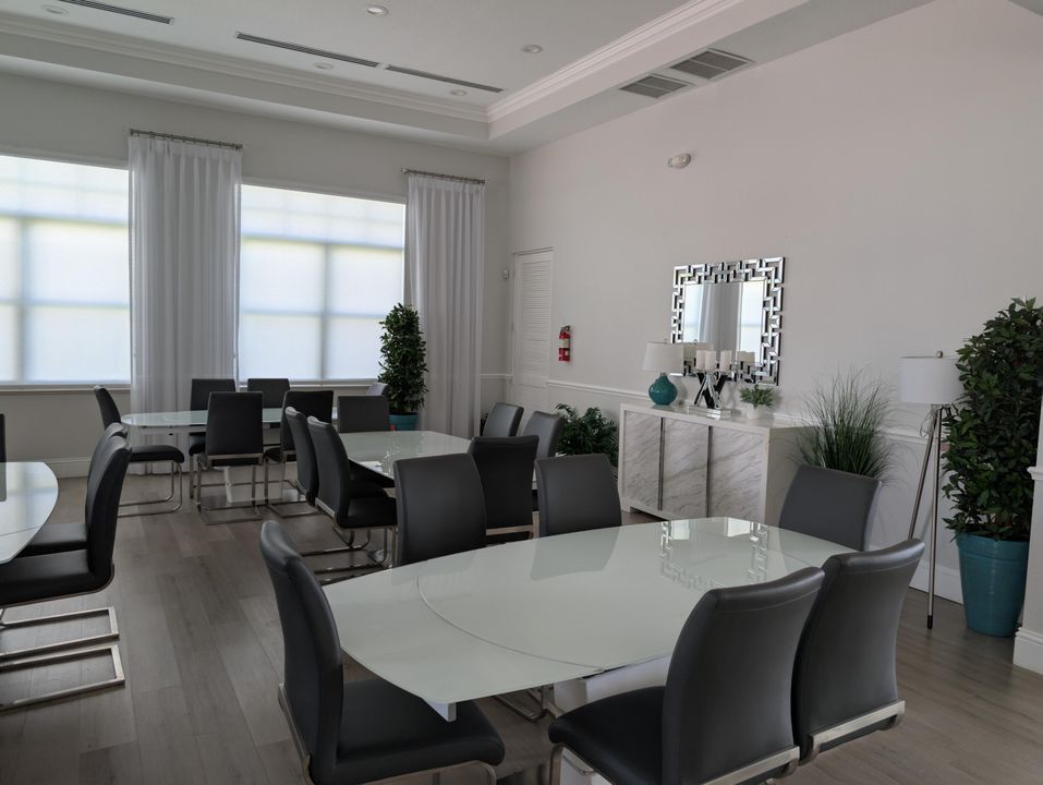 En Venta: $329,000 (3 camas, 2 baños, 1727 Pies cuadrados)