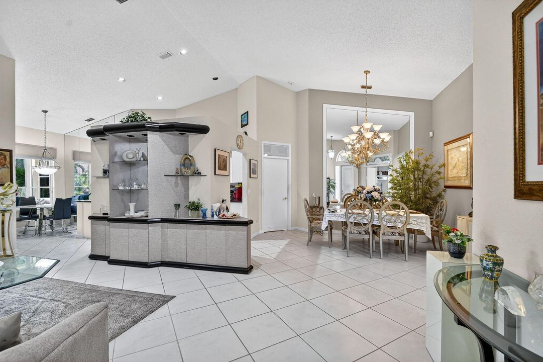 На продажу: $190,000 (3 спален, 2 ванн, 1748 Квадратных фут)