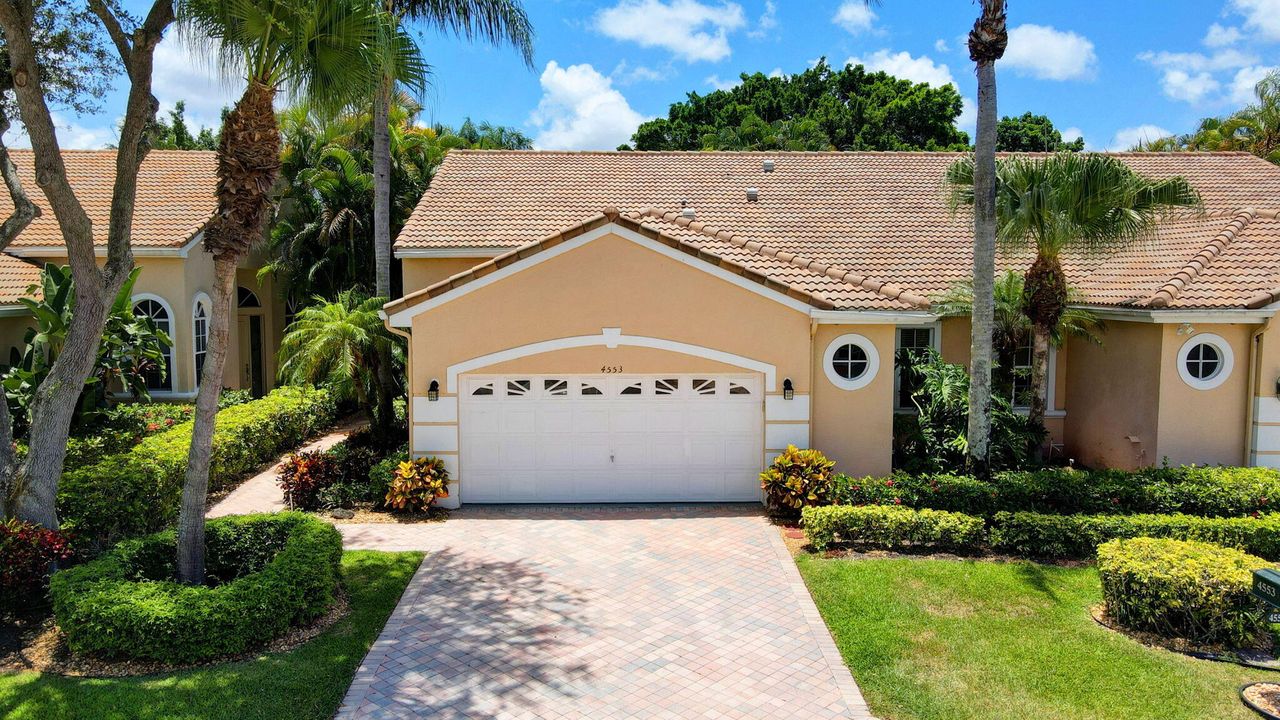 На продажу: $190,000 (3 спален, 2 ванн, 1748 Квадратных фут)