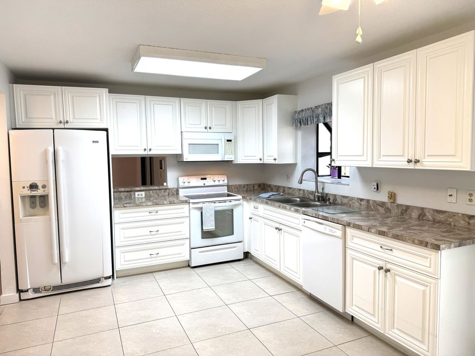 For Sale: $468,000 (3 beds, 2 baths, 1442 Square Feet)