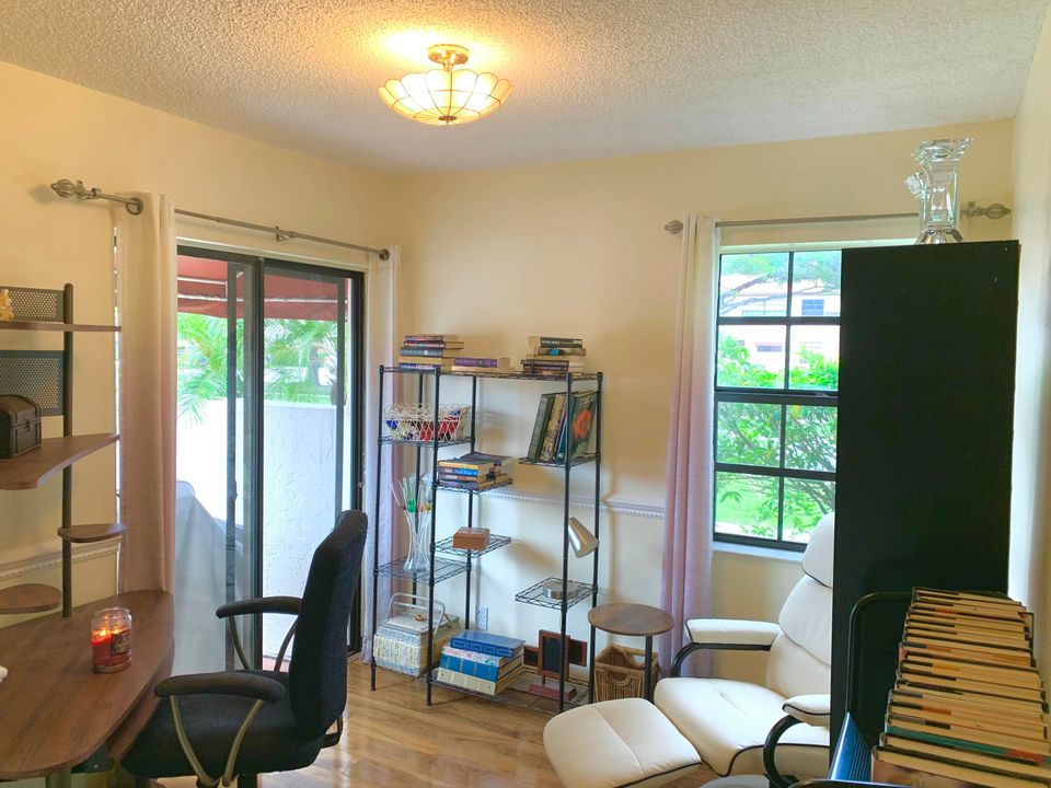 For Sale: $249,900 (2 beds, 2 baths, 1300 Square Feet)