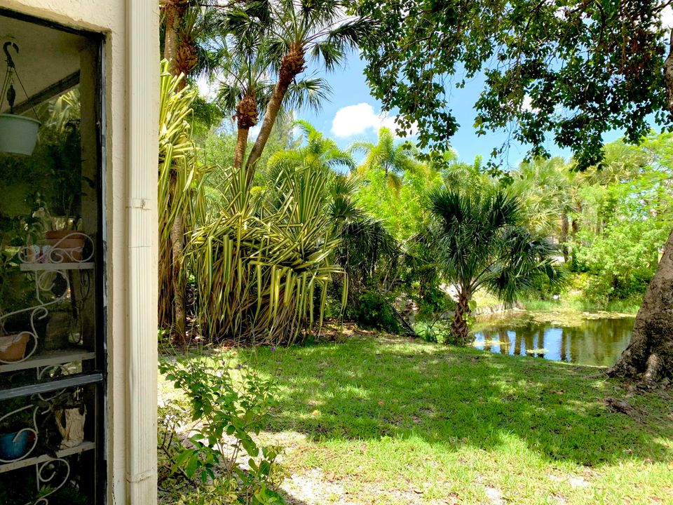 For Sale: $249,900 (2 beds, 2 baths, 1300 Square Feet)