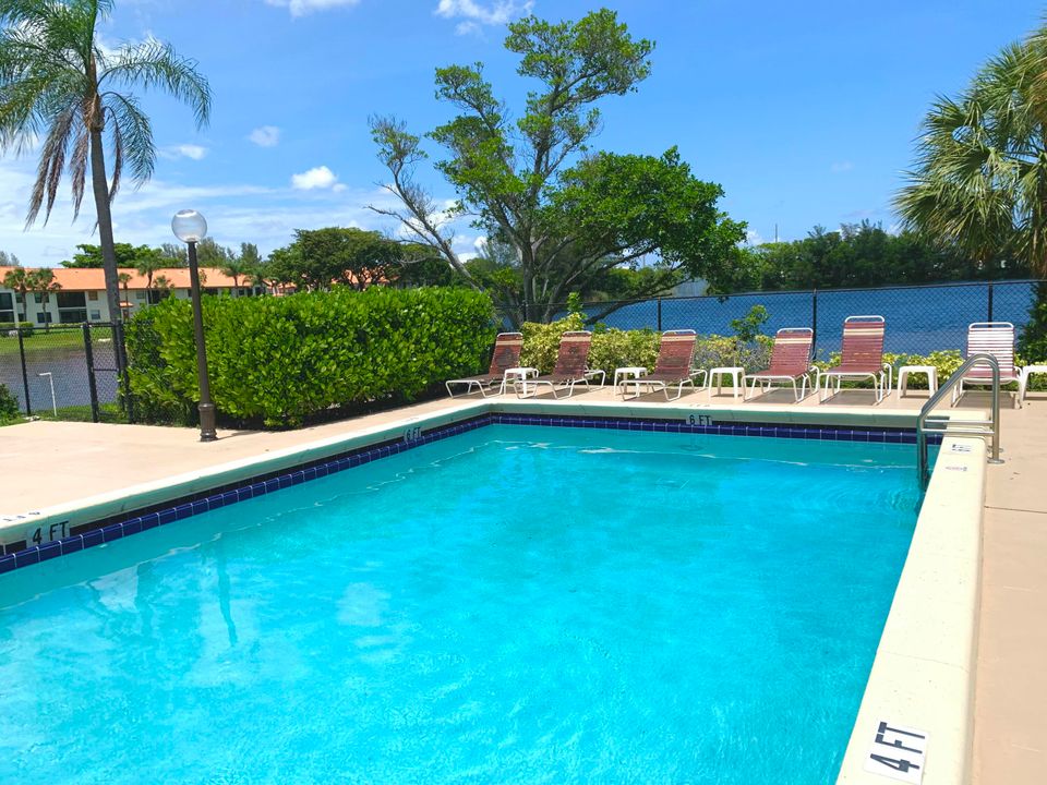 For Sale: $249,900 (2 beds, 2 baths, 1300 Square Feet)