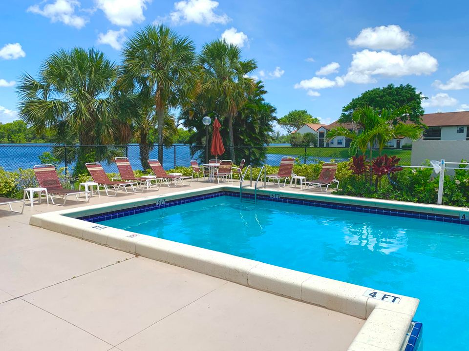 For Sale: $249,900 (2 beds, 2 baths, 1300 Square Feet)