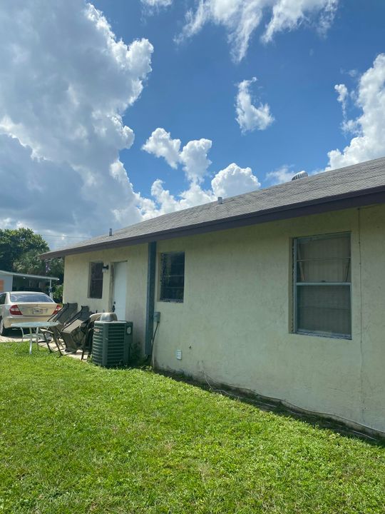 Active With Contract: $219,500 (2 beds, 1 baths, 864 Square Feet)