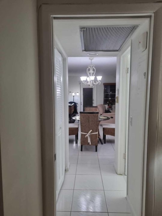 合同活跃: $2,700 (1 贝兹, 1 浴室, 738 平方英尺)