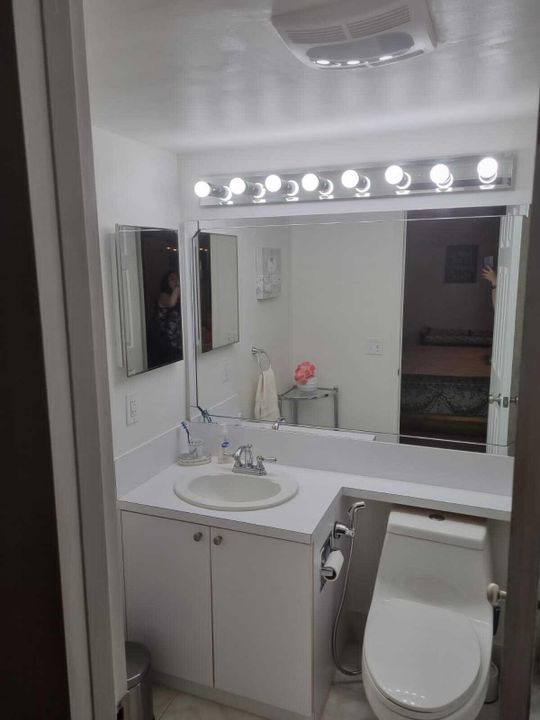 合同活跃: $2,700 (1 贝兹, 1 浴室, 738 平方英尺)