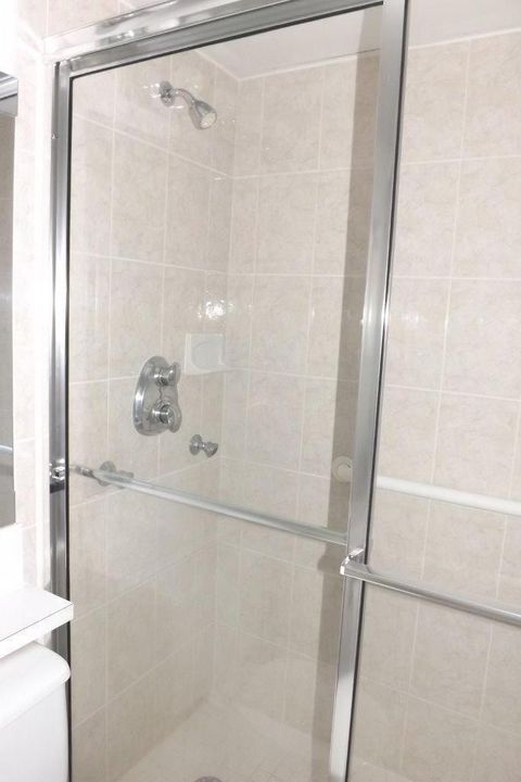 合同活跃: $2,700 (1 贝兹, 1 浴室, 738 平方英尺)