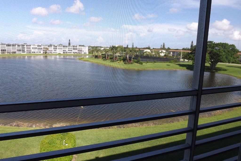 合同活跃: $2,700 (1 贝兹, 1 浴室, 738 平方英尺)