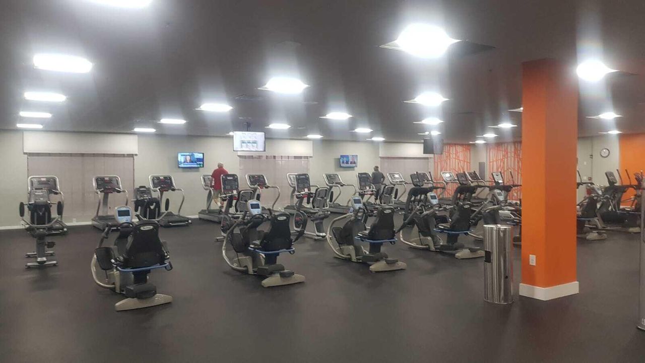 合同活跃: $2,700 (1 贝兹, 1 浴室, 738 平方英尺)