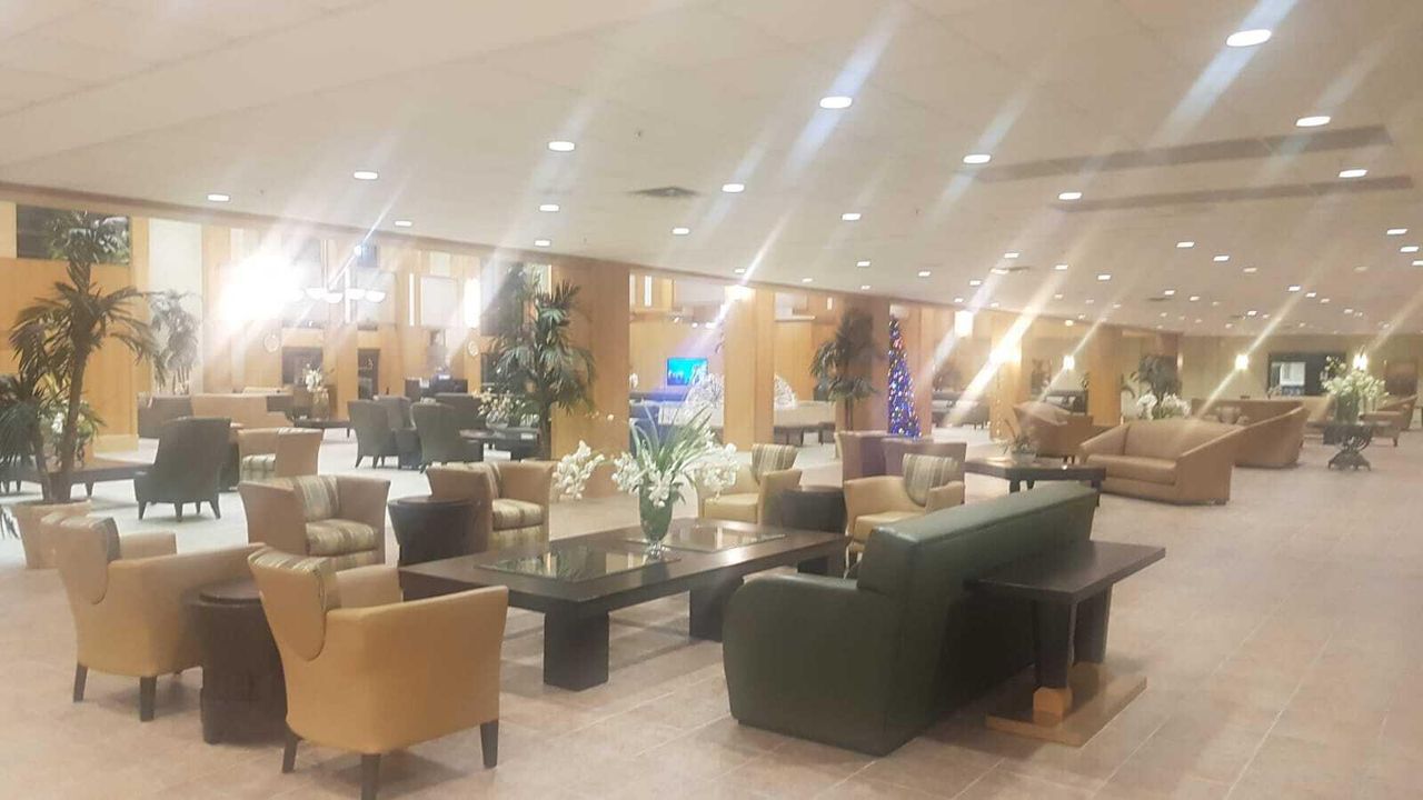 合同活跃: $2,700 (1 贝兹, 1 浴室, 738 平方英尺)