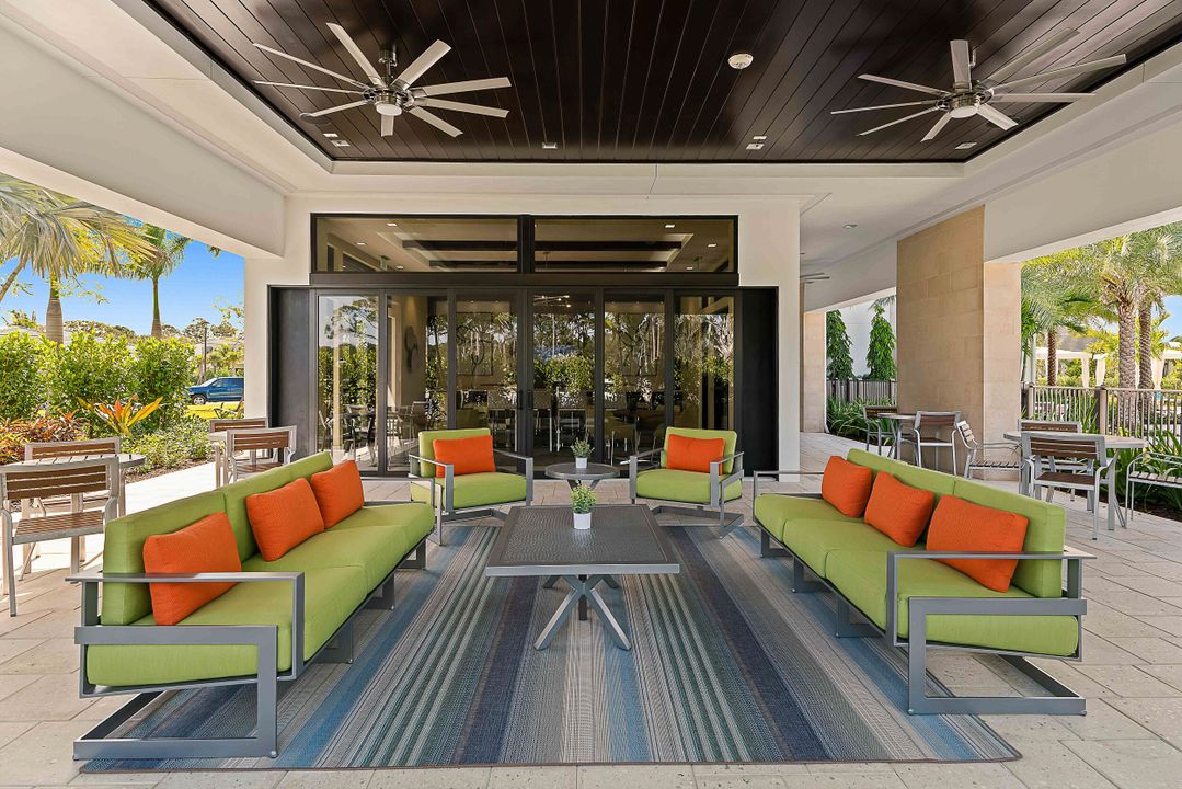 Active With Contract: $2,150,000 (4 beds, 5 baths, 3592 Square Feet)