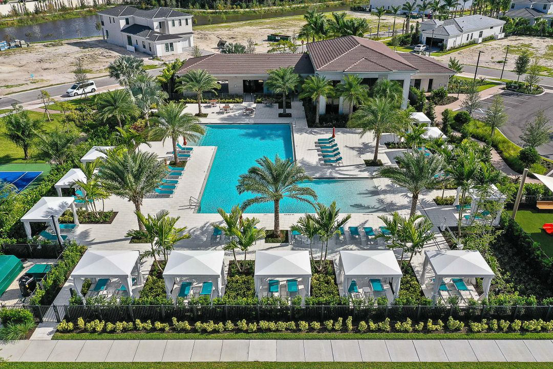 Active With Contract: $2,150,000 (4 beds, 5 baths, 3592 Square Feet)