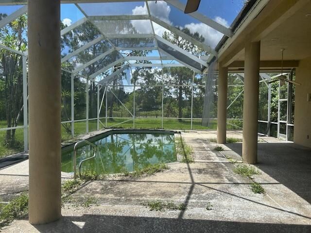 Под контрактом: $997,500 (3 спален, 3 ванн, 2796 Квадратных фут)