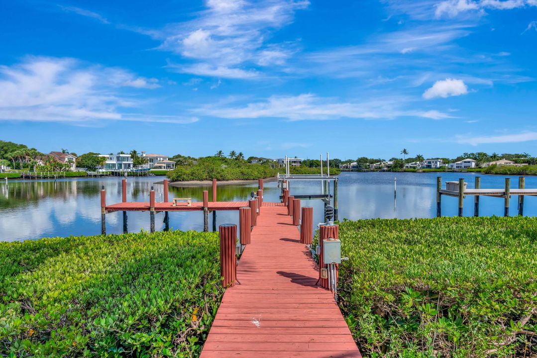 待售: $6,950,000 (2 贝兹, 3 浴室, 3210 平方英尺)