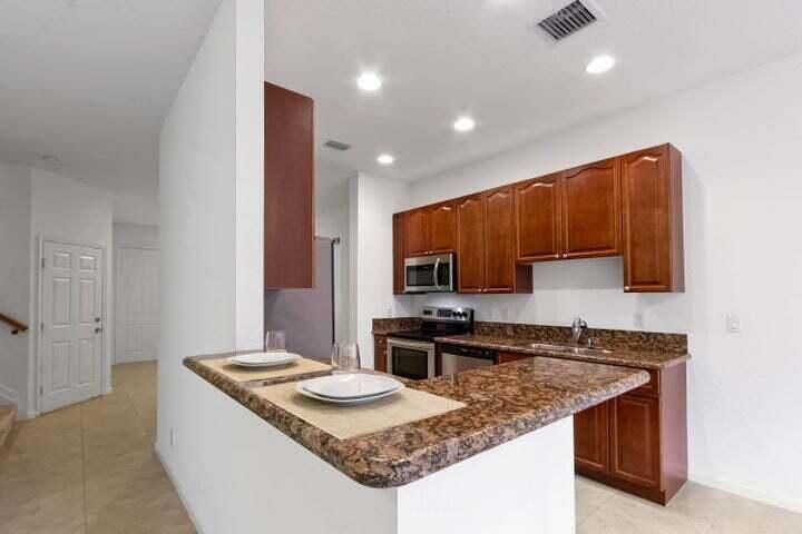 For Rent: $2,800 (3 beds, 2 baths, 1754 Square Feet)