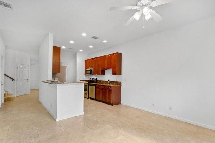 For Rent: $2,800 (3 beds, 2 baths, 1754 Square Feet)