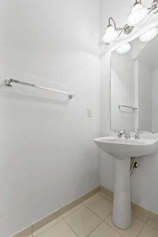 For Rent: $2,800 (3 beds, 2 baths, 1754 Square Feet)