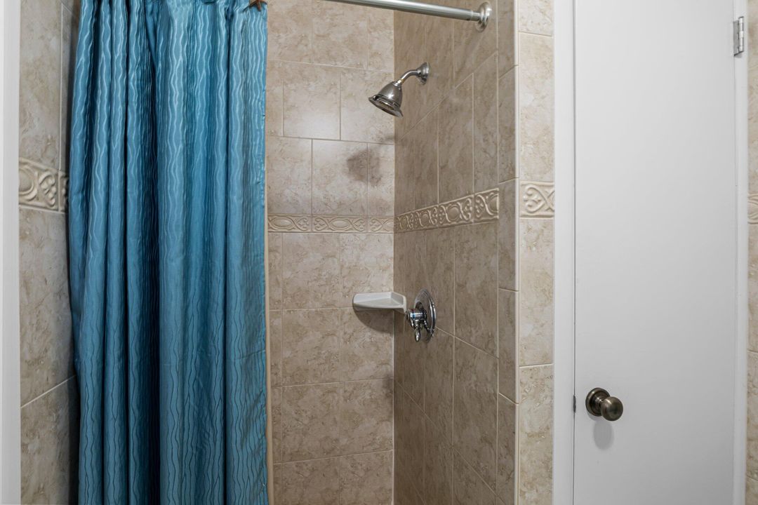 Под контрактом: $1,500,000 (4 спален, 5 ванн, 3534 Квадратных фут)