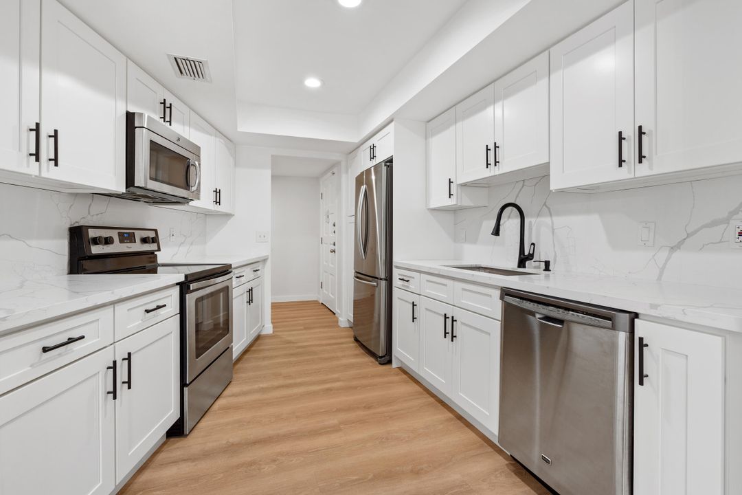 Под контрактом: $299,999 (2 спален, 2 ванн, 1537 Квадратных фут)