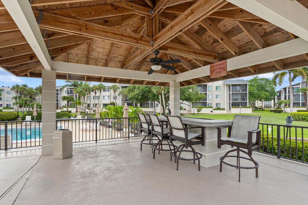 Под контрактом: $299,999 (2 спален, 2 ванн, 1537 Квадратных фут)