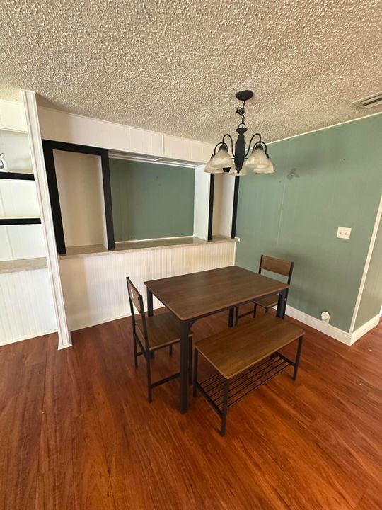 Под контрактом: $35,000 (2 спален, 2 ванн, 1344 Квадратных фут)