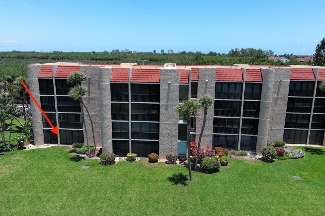 合同活跃: $361,900 (2 贝兹, 2 浴室, 1211 平方英尺)