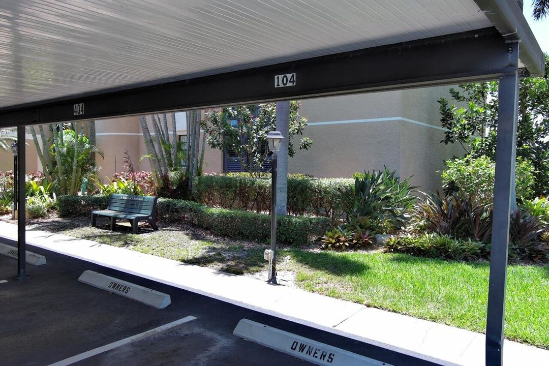 合同活跃: $361,900 (2 贝兹, 2 浴室, 1211 平方英尺)