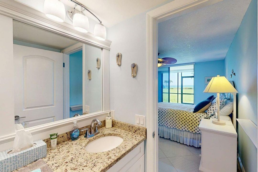 合同活跃: $361,900 (2 贝兹, 2 浴室, 1211 平方英尺)