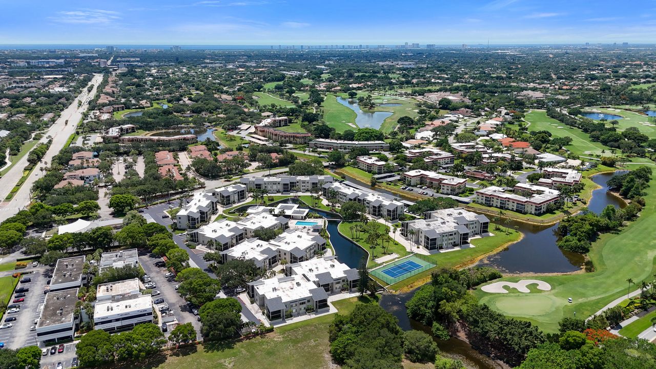 Под контрактом: $299,999 (2 спален, 2 ванн, 1537 Квадратных фут)