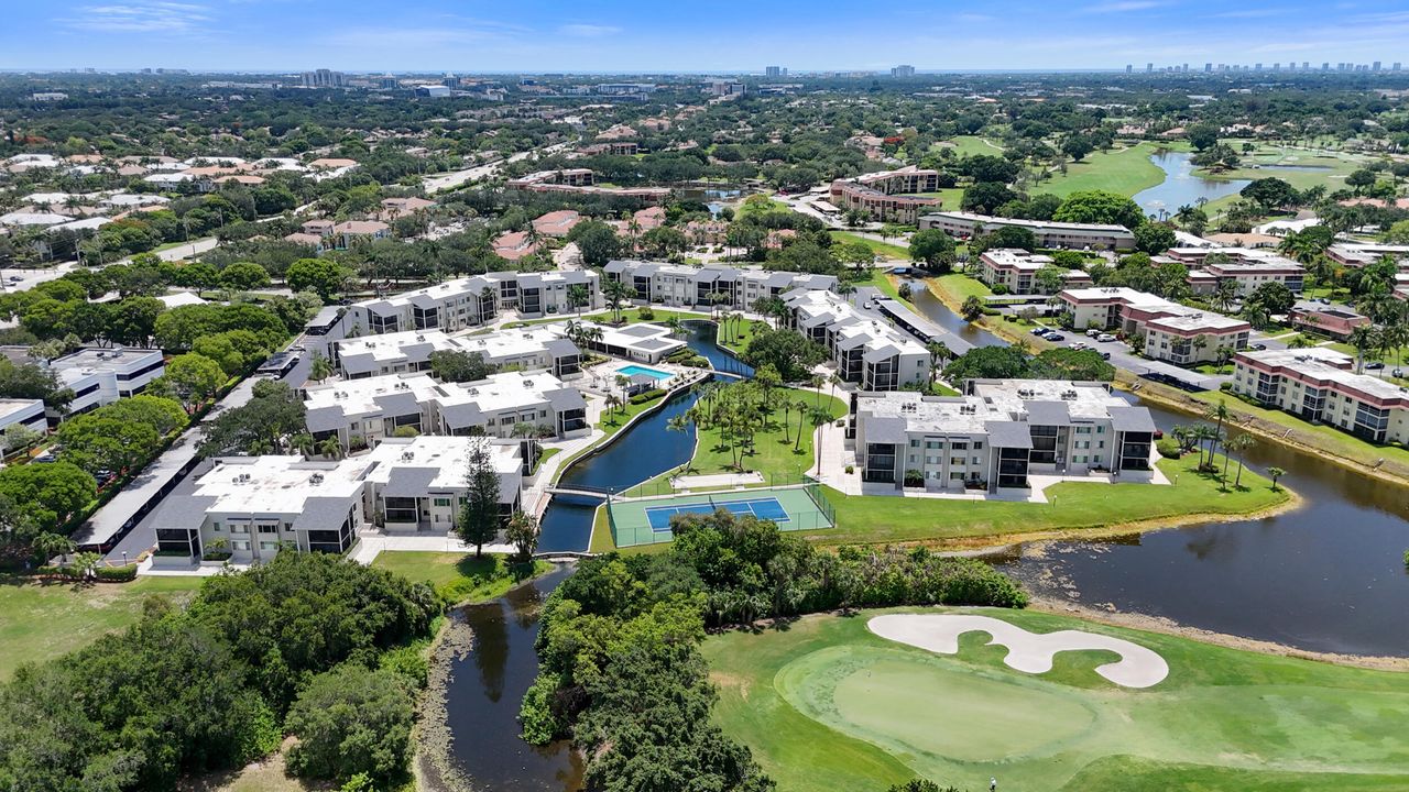 Под контрактом: $299,999 (2 спален, 2 ванн, 1537 Квадратных фут)