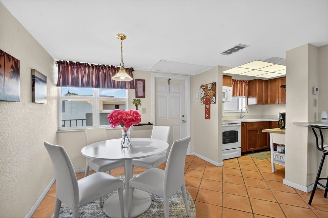 待售: $129,900 (1 贝兹, 1 浴室, 577 平方英尺)