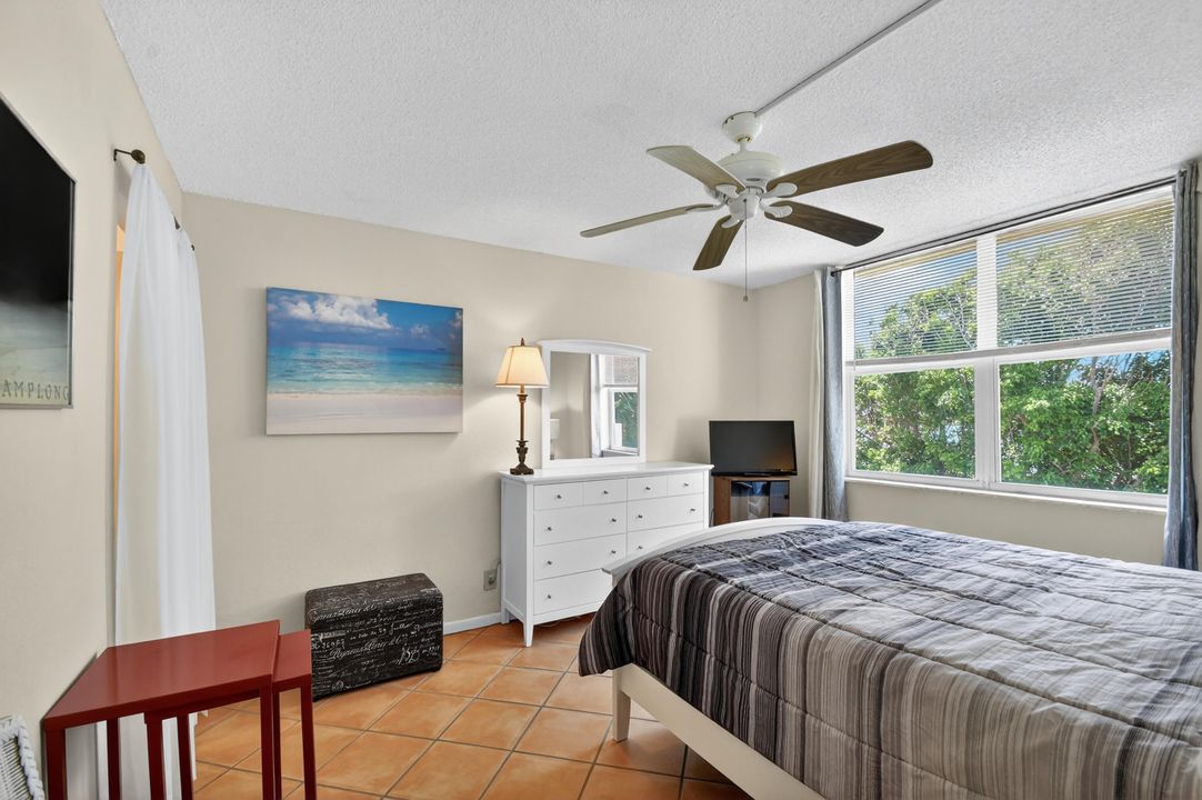 待售: $129,900 (1 贝兹, 1 浴室, 577 平方英尺)