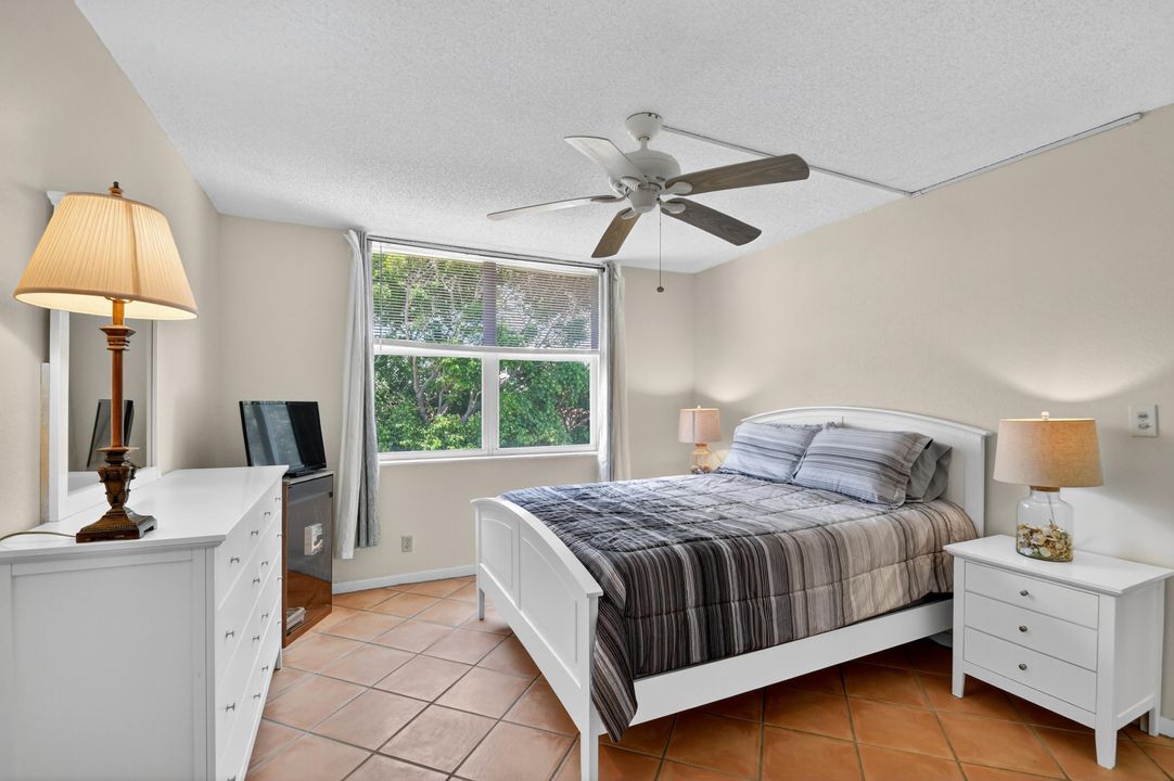 待售: $129,900 (1 贝兹, 1 浴室, 577 平方英尺)