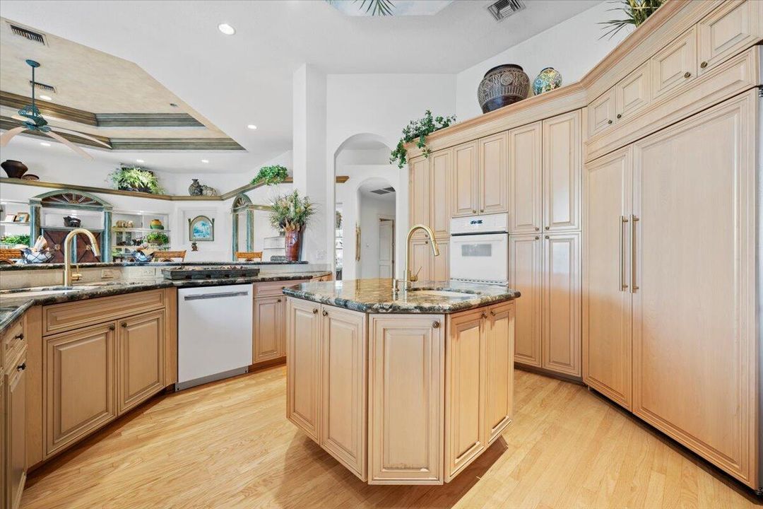 En Venta: $2,290,000 (3 camas, 4 baños, 4083 Pies cuadrados)