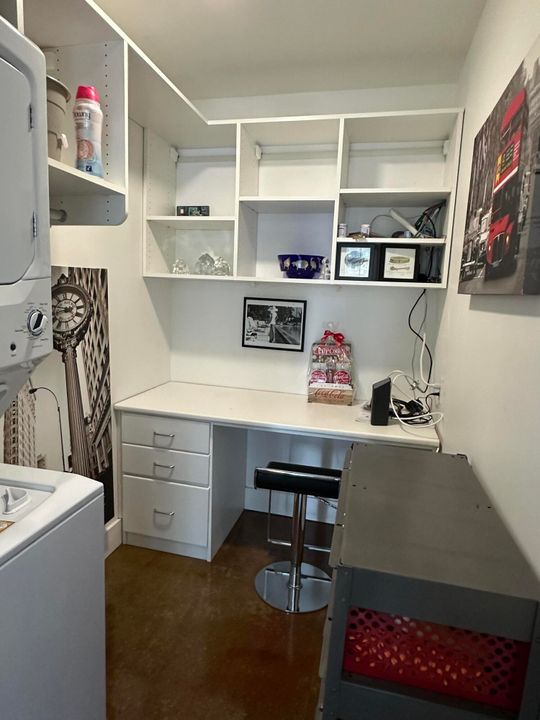 Activo con contrato: $5,200 (1 camas, 1 baños, 860 Pies cuadrados)