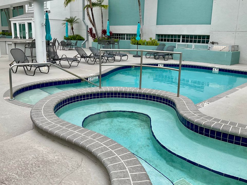 Activo con contrato: $5,200 (1 camas, 1 baños, 860 Pies cuadrados)