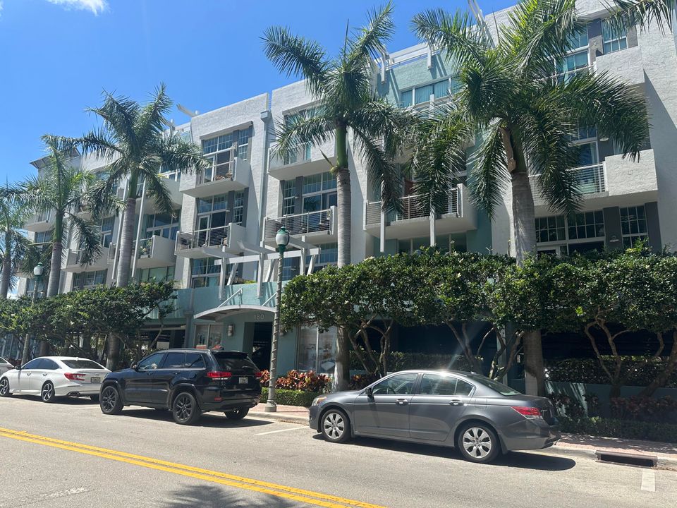 Activo con contrato: $5,200 (1 camas, 1 baños, 860 Pies cuadrados)