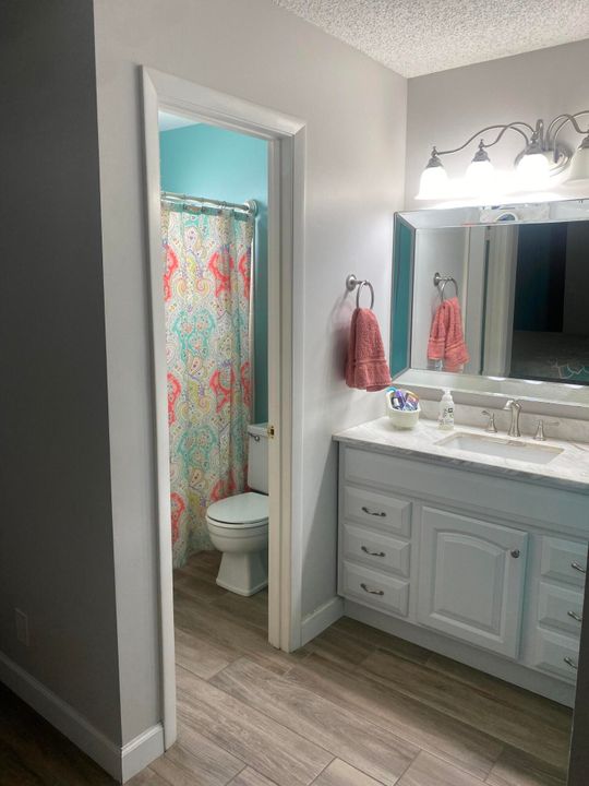 Под контрактом: $195,000 (2 спален, 2 ванн, 1323 Квадратных фут)