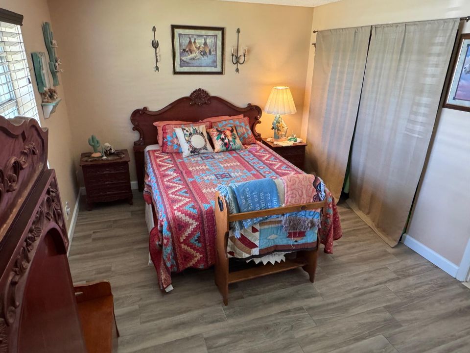 Под контрактом: $195,000 (2 спален, 2 ванн, 1323 Квадратных фут)