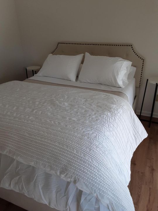 Activo con contrato: $2,350 (2 camas, 2 baños, 1035 Pies cuadrados)