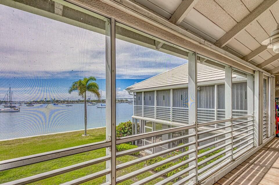 Active With Contract: $2,625 (2 beds, 2 baths, 1065 Square Feet)