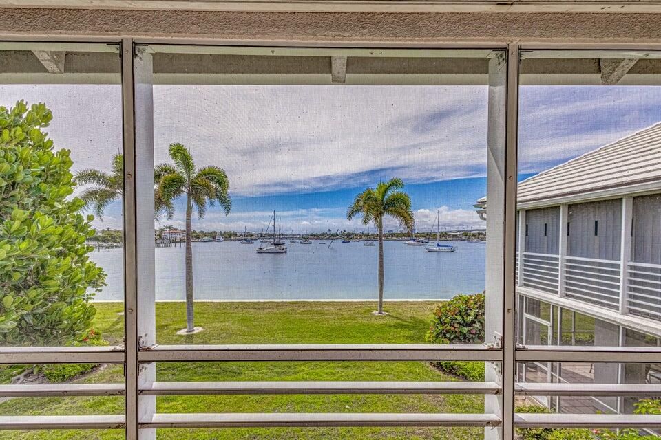 Active With Contract: $2,625 (2 beds, 2 baths, 1065 Square Feet)