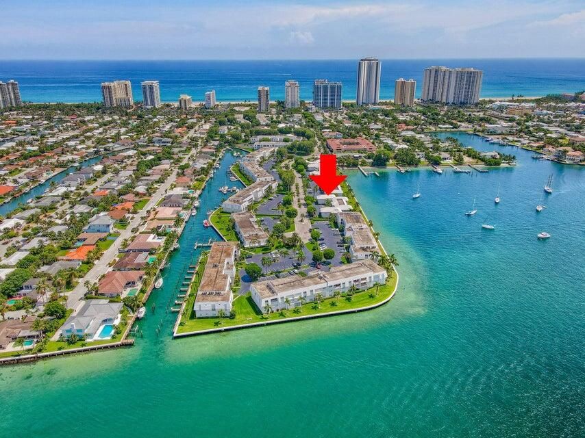 Active With Contract: $2,625 (2 beds, 2 baths, 1065 Square Feet)