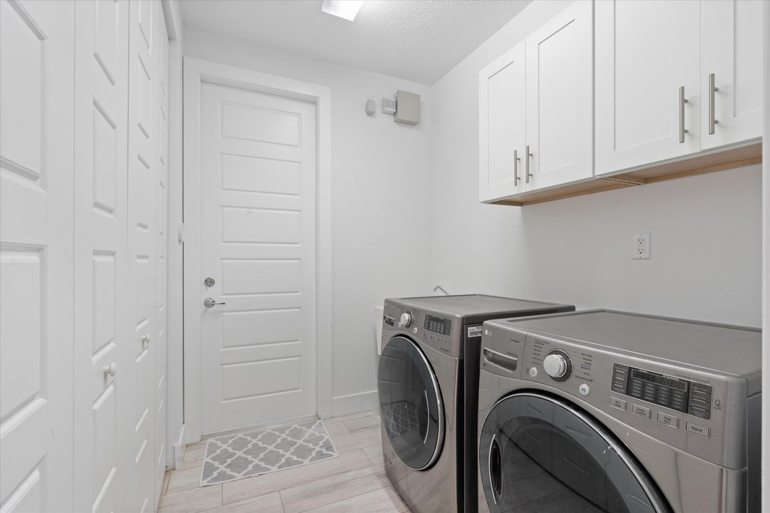 Active With Contract: $1,495,000 (4 beds, 3 baths, 2710 Square Feet)